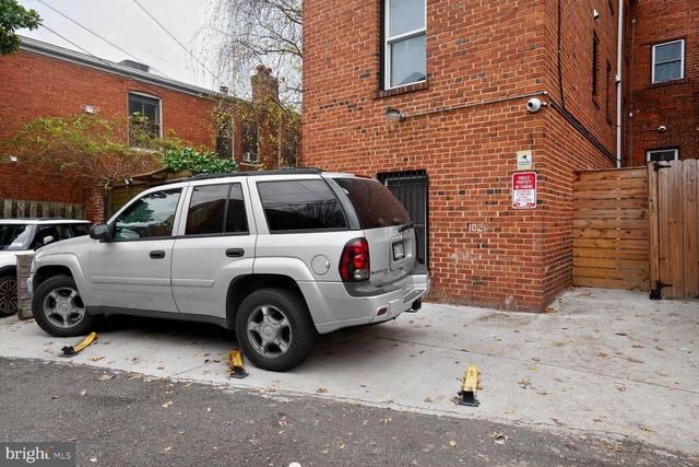 1821 T ST NW, Washington, DC 20009