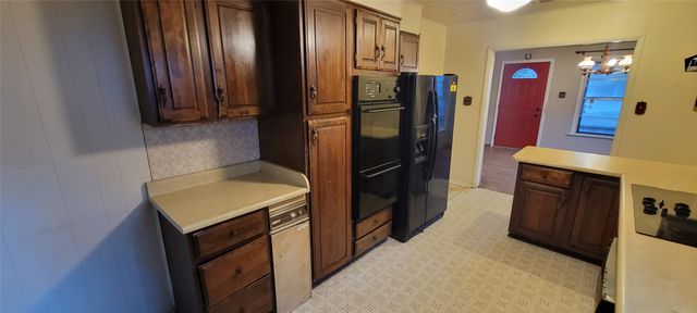 2839 Handley Drive, Fort Worth, TX 76112