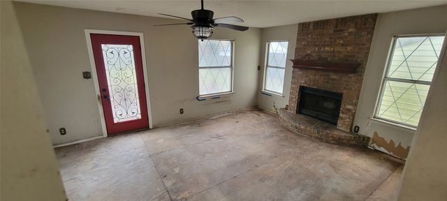 2839 Handley Drive, Fort Worth, TX 76112