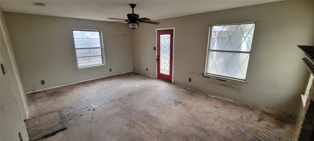 2839 Handley Drive, Fort Worth, TX 76112