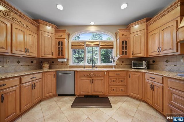 273 Glen Road, Woodcliff Lake, NJ 07677