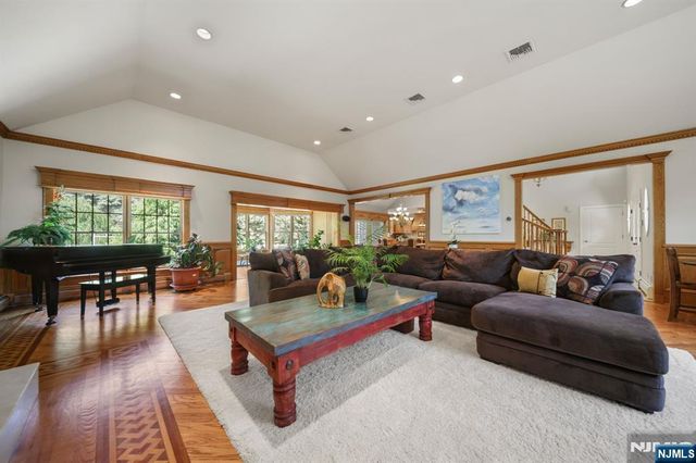 273 Glen Road, Woodcliff Lake, NJ 07677