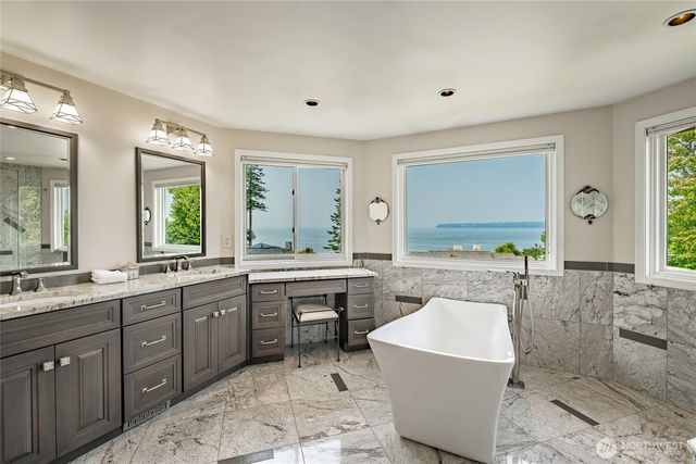 9175 Belted Kingfisher Road, Blaine, WA 98230