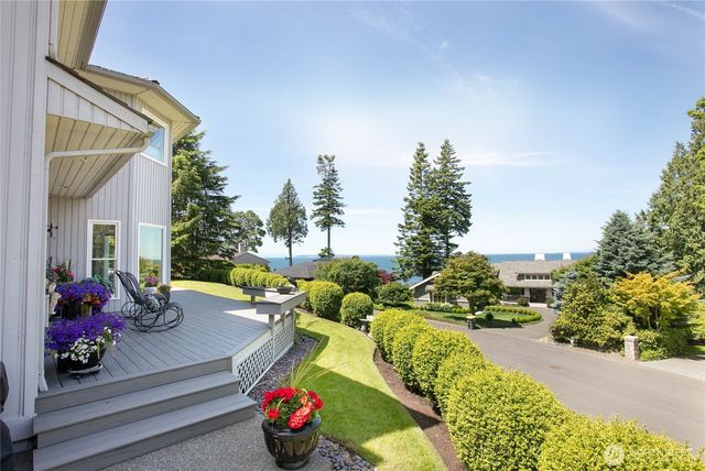 9175 Belted Kingfisher Road, Blaine, WA 98230