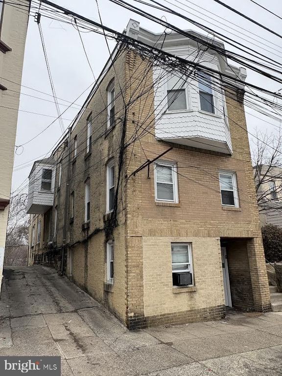 131 S MACDADE BLVD, Darby, PA 19023