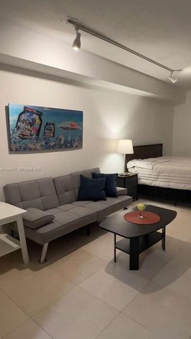 1200 Brickell Bay Dr 1510, Miami, FL 33131