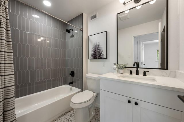 6209 Reicher DR, Austin, TX 78723