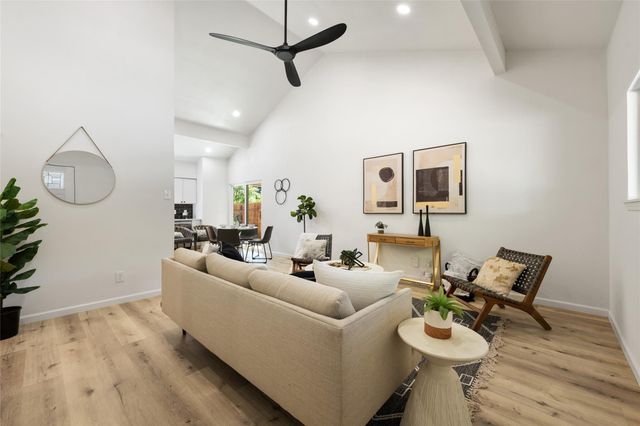 6209 Reicher DR, Austin, TX 78723