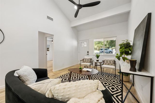 6209 Reicher DR, Austin, TX 78723