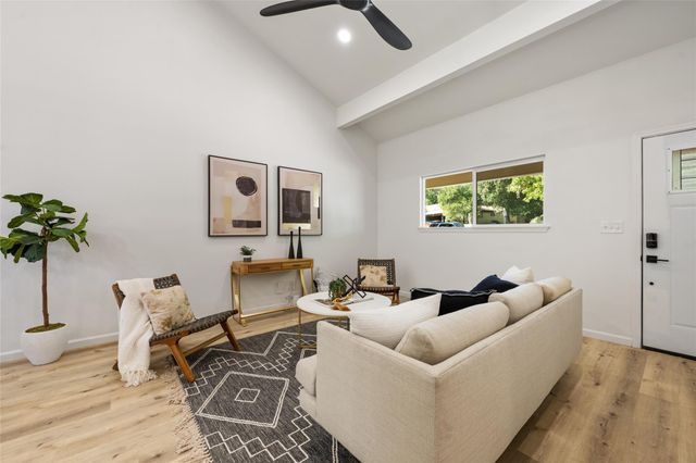 6209 Reicher DR, Austin, TX 78723