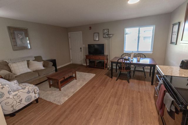 105 N GARTH AVE 39, Columbia, MO 65203