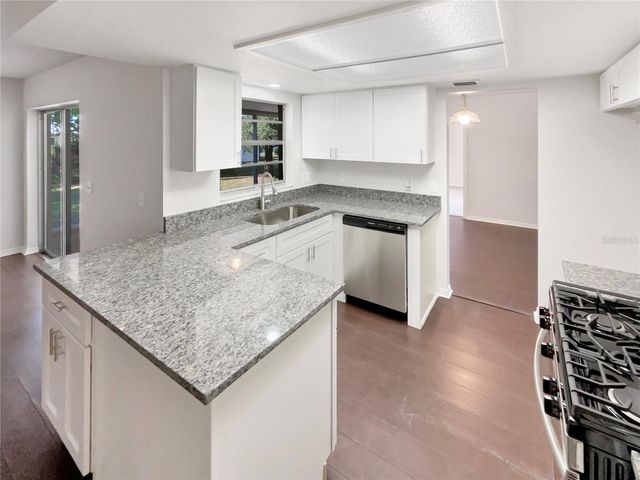 352 SESAME AVENUE, Apopka, FL 32703