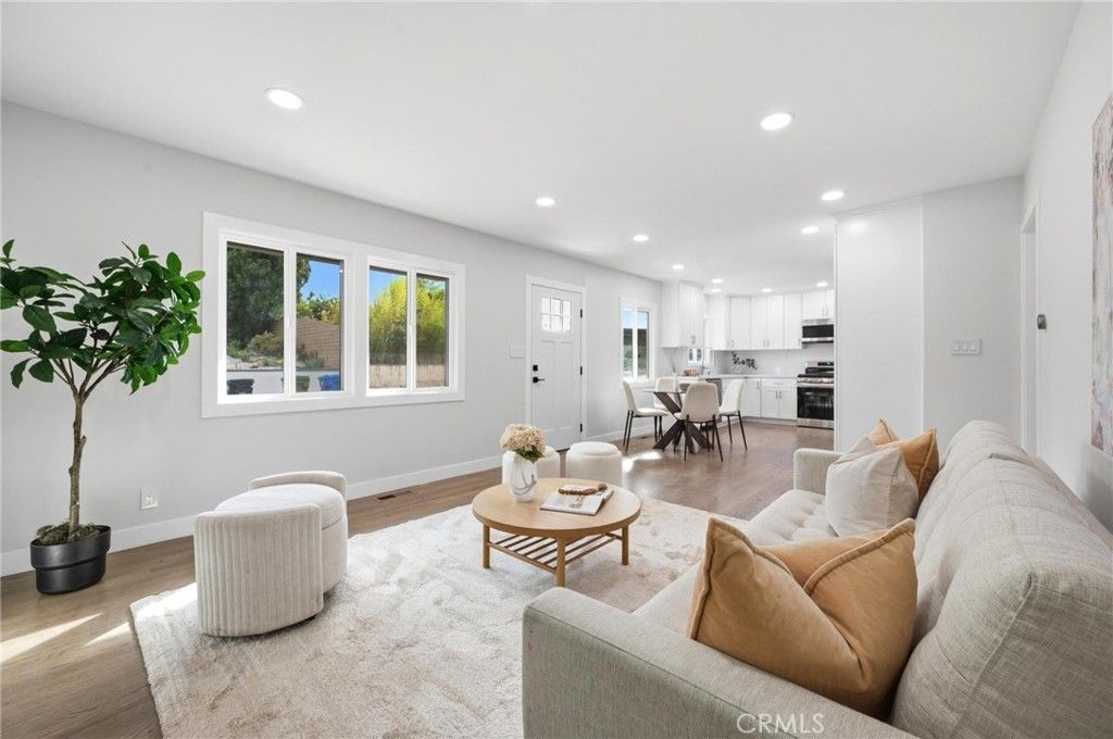 7663 Airlie Drive, Tujunga, CA 91042 — photo 2