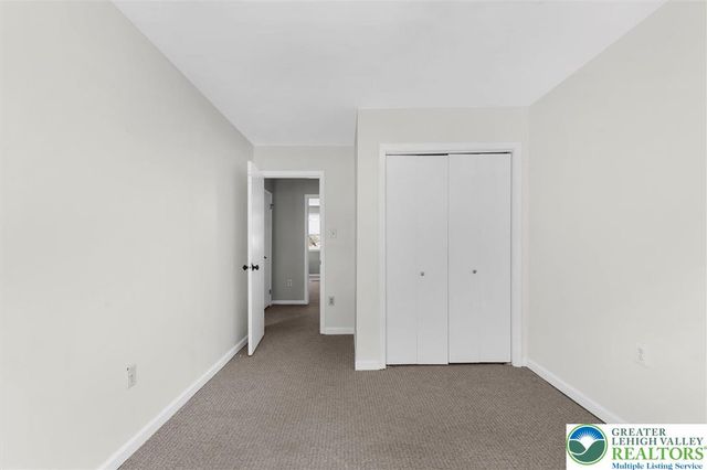 1806 Bent Pine Hill, Upper Macungie Twp, PA 18051