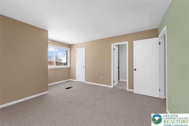 1806 Bent Pine Hill, Upper Macungie Twp, PA 18051