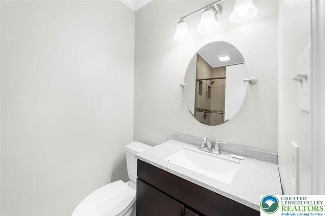 1806 Bent Pine Hill, Upper Macungie Twp, PA 18051