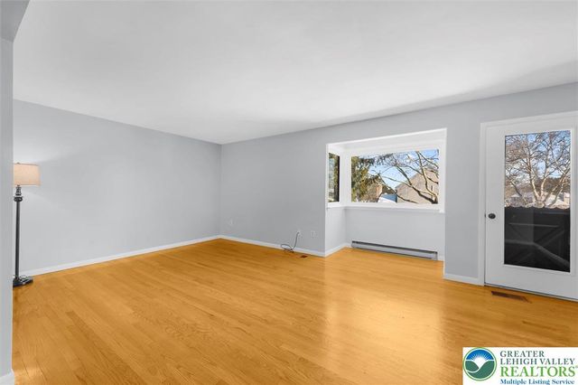 1806 Bent Pine Hill, Upper Macungie Twp, PA 18051