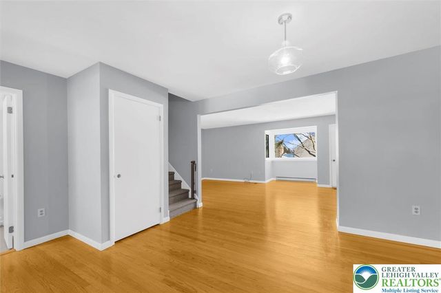 1806 Bent Pine Hill, Upper Macungie Twp, PA 18051