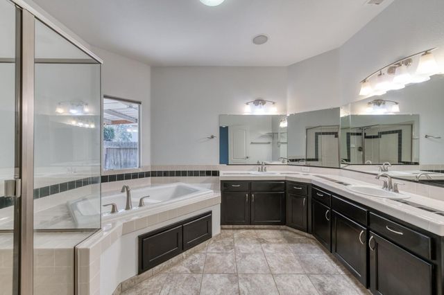 10304 N Recreation Avenue, Fresno, CA 93730