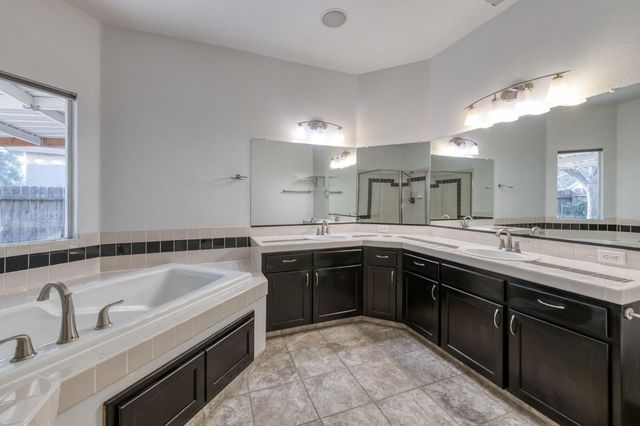 10304 N Recreation Avenue, Fresno, CA 93730