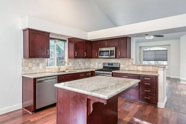 10304 N Recreation Avenue, Fresno, CA 93730