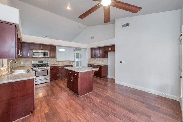 10304 N Recreation Avenue, Fresno, CA 93730