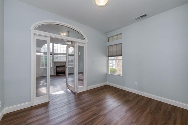 10304 N Recreation Avenue, Fresno, CA 93730