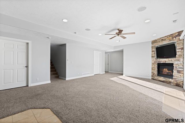 17055 Corby Street, Omaha, NE 68116