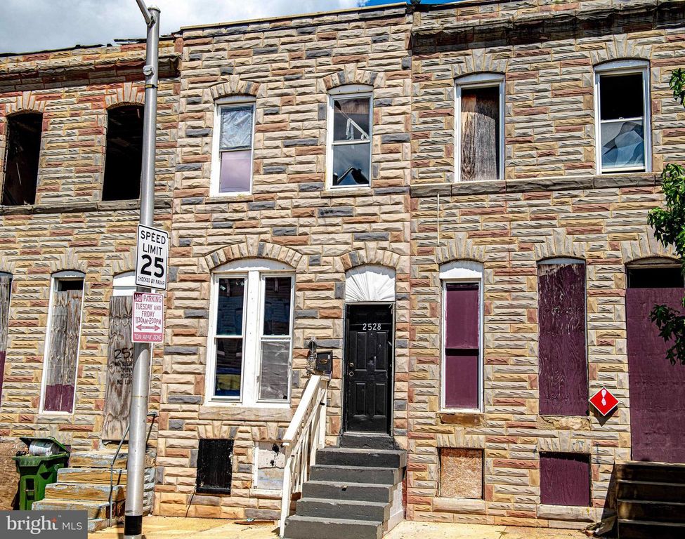 2528 E OLIVER ST, Baltimore, MD 21213
