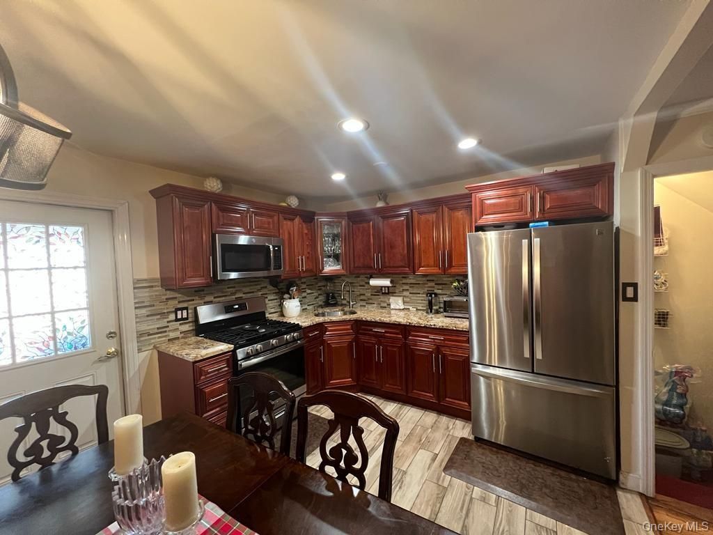 1023B E 229th Street, Bronx, NY 10466 — exterior