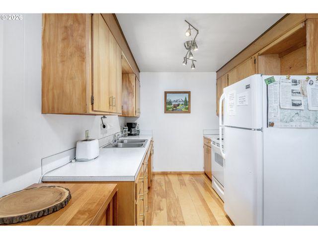 100 ASPEN Ln, Packwood, WA 98361