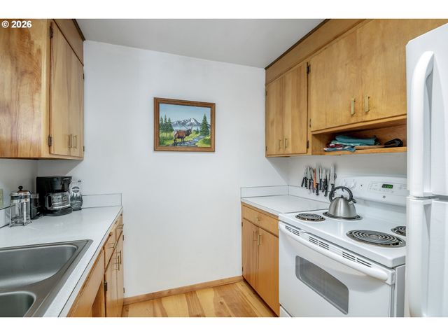 100 ASPEN Ln, Packwood, WA 98361