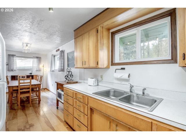 100 ASPEN Ln, Packwood, WA 98361