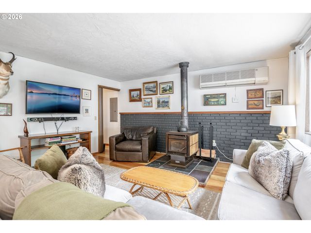 100 ASPEN Ln, Packwood, WA 98361