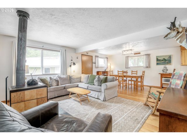 100 ASPEN Ln, Packwood, WA 98361