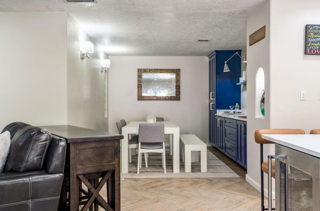 5604 Planeta Court NE, Albuquerque, NM 87111