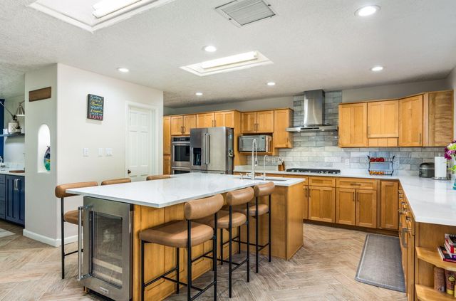 5604 Planeta Court NE, Albuquerque, NM 87111
