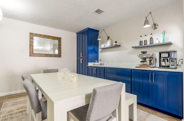 5604 Planeta Court NE, Albuquerque, NM 87111