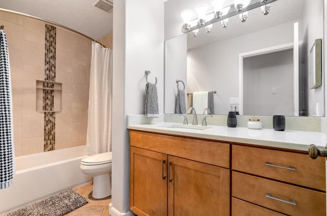 5604 Planeta Court NE, Albuquerque, NM 87111