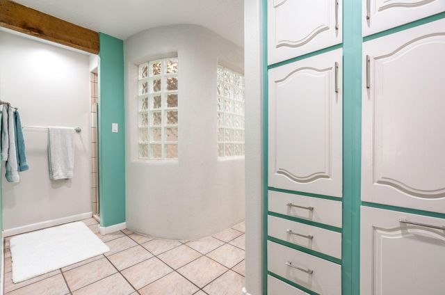 5604 Planeta Court NE, Albuquerque, NM 87111