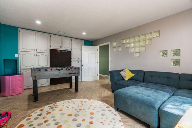 5604 Planeta Court NE, Albuquerque, NM 87111