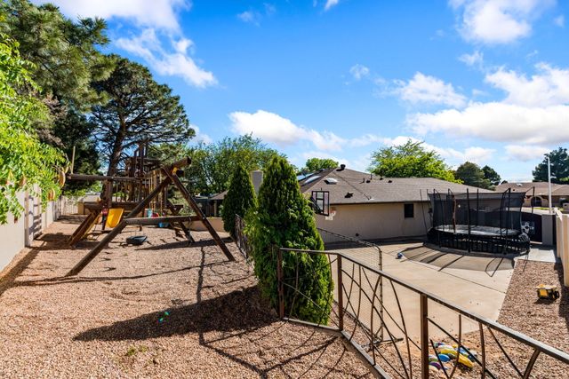 5604 Planeta Court NE, Albuquerque, NM 87111