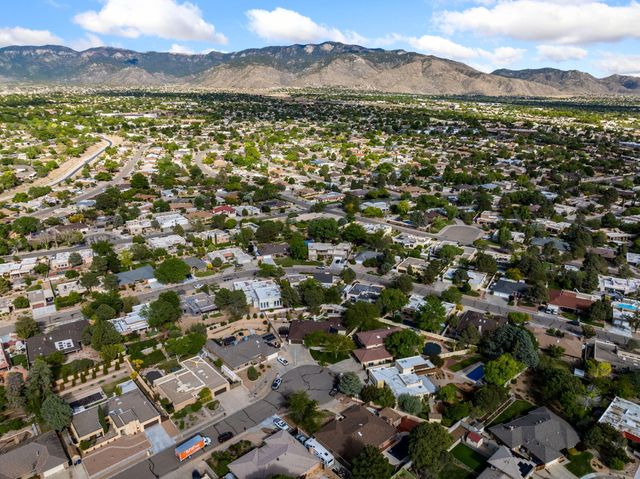 5604 Planeta Court NE, Albuquerque, NM 87111