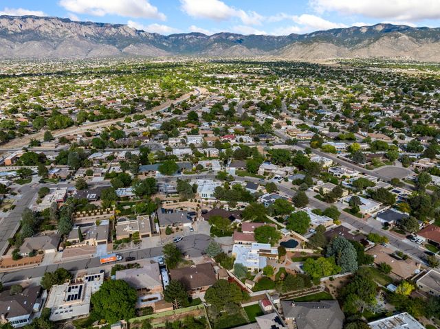 5604 Planeta Court NE, Albuquerque, NM 87111