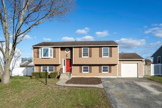 7789 New Hope East, Clay, NY 13090