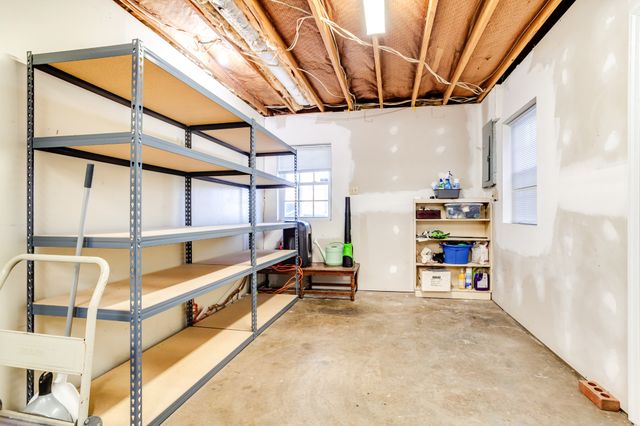 1434 Pine Springs Rd, Knoxville, TN 37922