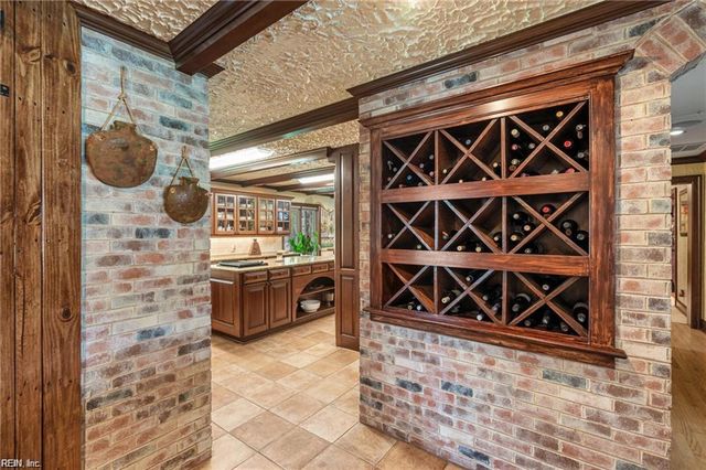 675 Thalia Point RD, Virginia Beach, VA 23452