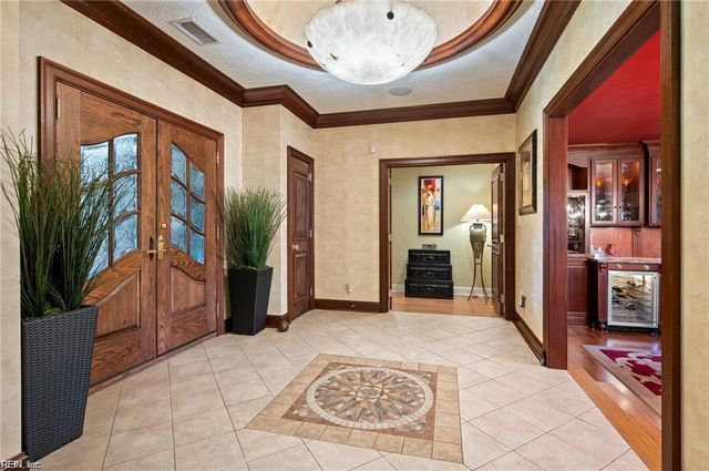 675 Thalia Point RD, Virginia Beach, VA 23452