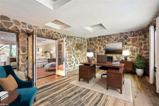 675 Thalia Point RD, Virginia Beach, VA 23452