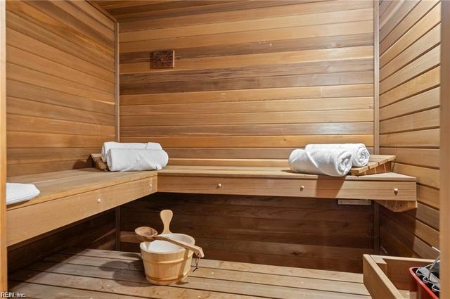 675 Thalia Point RD, Virginia Beach, VA 23452